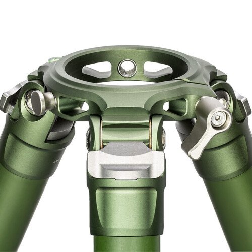Produktabbildung Carbon-Dreibeinstativ LM-364CL Summit / Olive